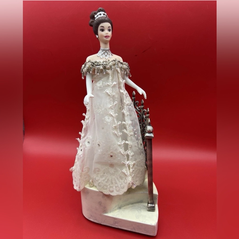 1997 ENESCO Barbie Eliza Doolittle Musical Statue “I Could Have Danced All Night